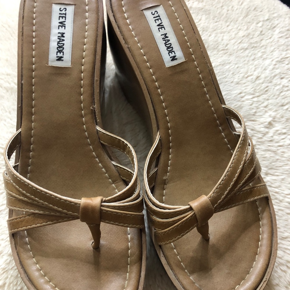 Steve Madden wedge sandals size 9 1/2